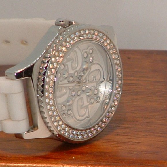 Guess G86154L Rhinestone Quartz Analog Fashion Watch